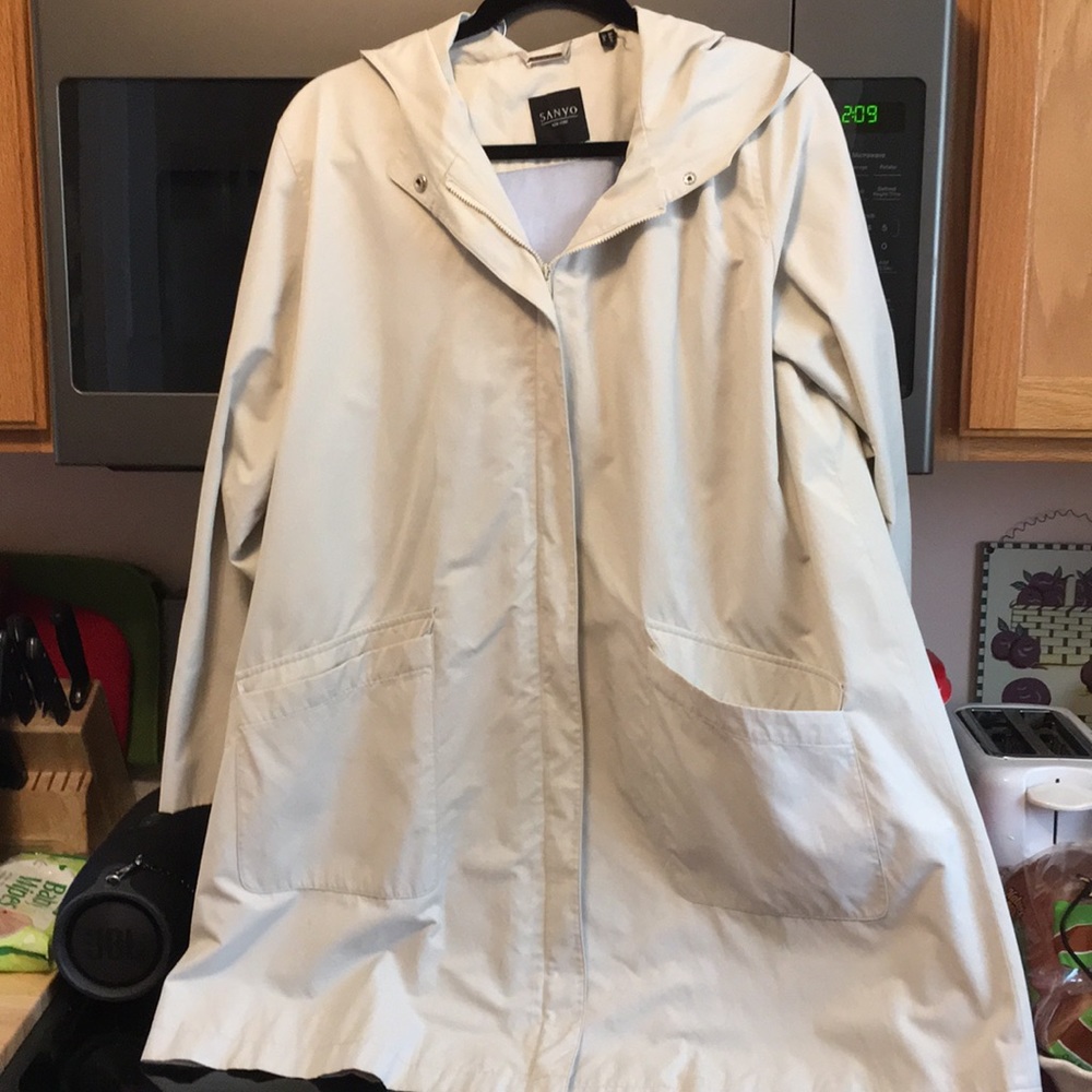 Ladies Sanyo Rain Coat, Sz-XS, zip up w/hood